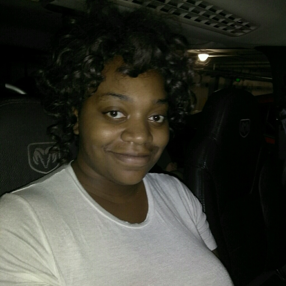 Meet your Posher, Chanel